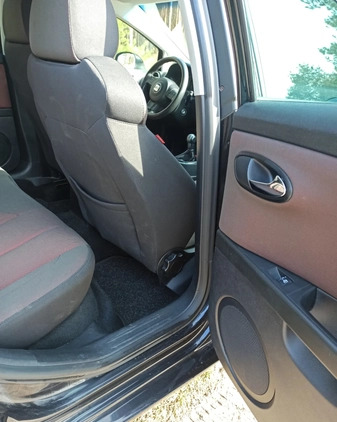 Seat Leon cena 17000 przebieg: 198000, rok produkcji 2006 z Toruń małe 172